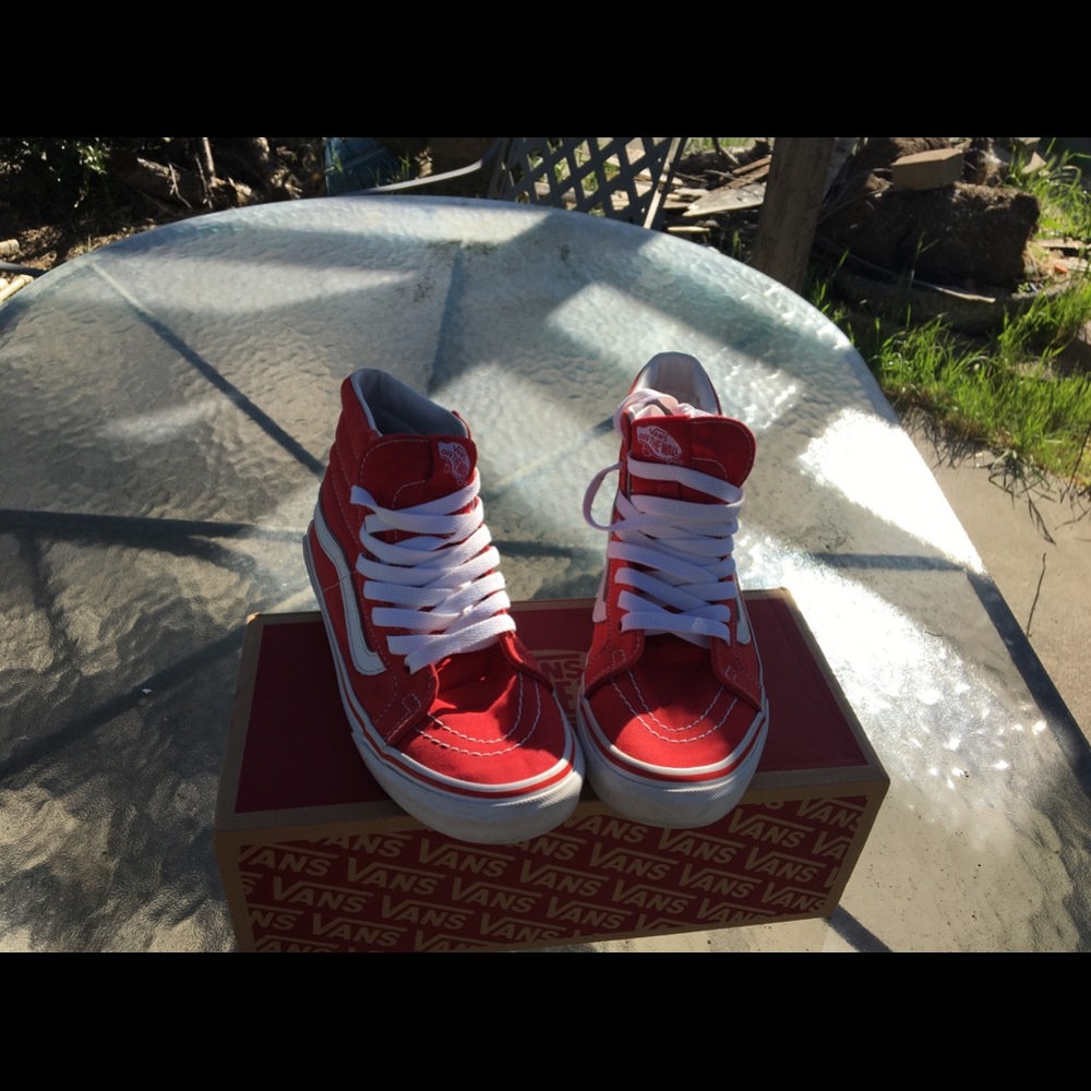 Red vans ! - Picture 2 of 8